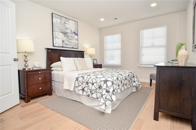 Building Photo - 4551 High Rdg Ct