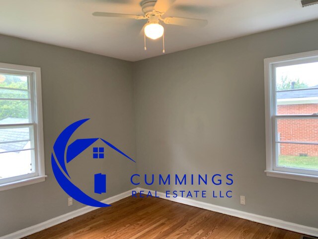 Building Photo - Nice Three Bedroom With Tons of Storage