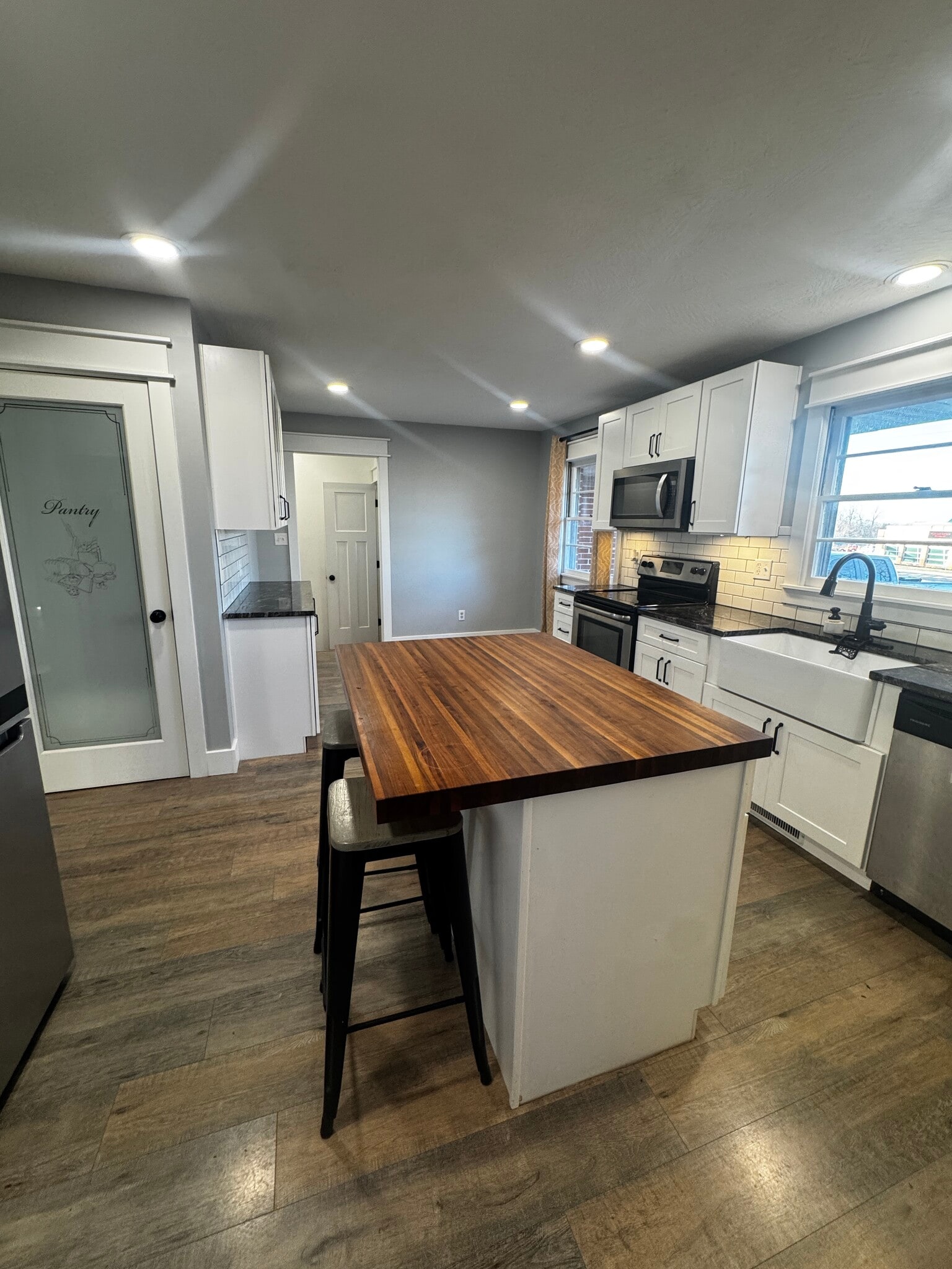 Kitchen - 4018 W Weaver Rd