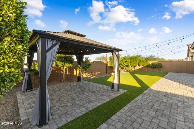 Building Photo - 11086 W Hadley St