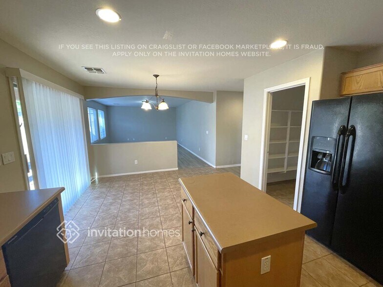 Building Photo - 24902 W Wayland Dr