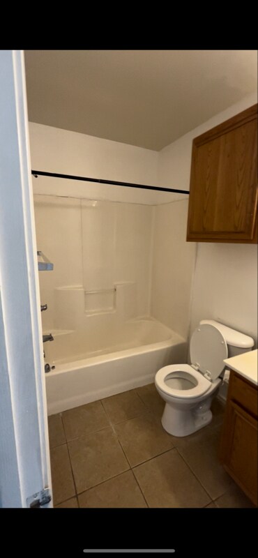 Building Photo - 309 N Chicago Ave