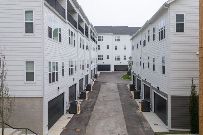 Building Photo - **NEWLY DEVELOPED TOWNHOME COMMUNITY MINUTES FROM DOWNTOWN NASHVILLE**