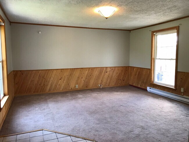 Building Photo - Cute 2 Bedroom / 1.5 Bath home in Penn Tra...
