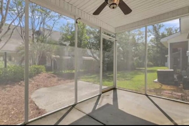 Building Photo - 8638 Grassy Oak Trail