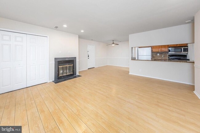 Building Photo - 1825 The Woods II