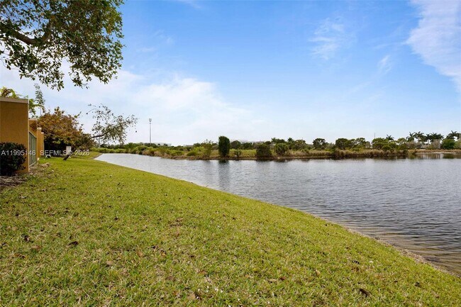 Building Photo - 970 SW 144th Ave