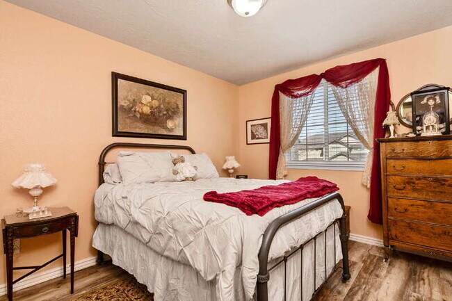 Building Photo - 2295 W Apgar Creek Dr