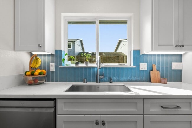 Building Photo - 3850 Bramble Ln