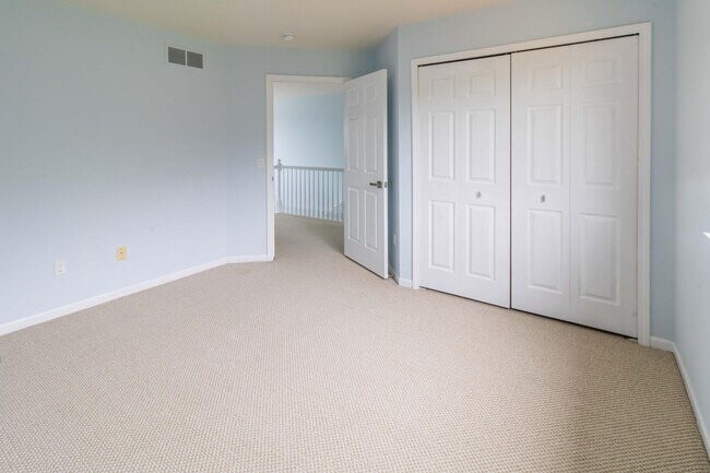 Building Photo - 2864 Mystic Dr