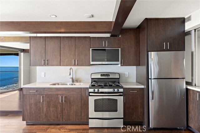 Building Photo - 609 Sleepy Hollow Ln