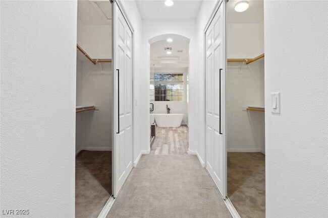 Building Photo - 4630 Laguna Vista St