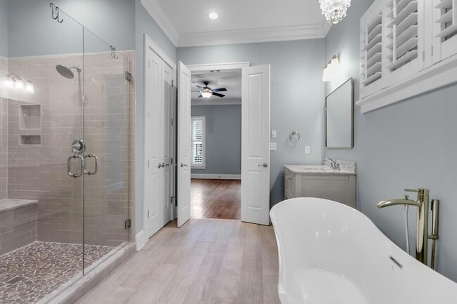 Building Photo - 612 Daggett St