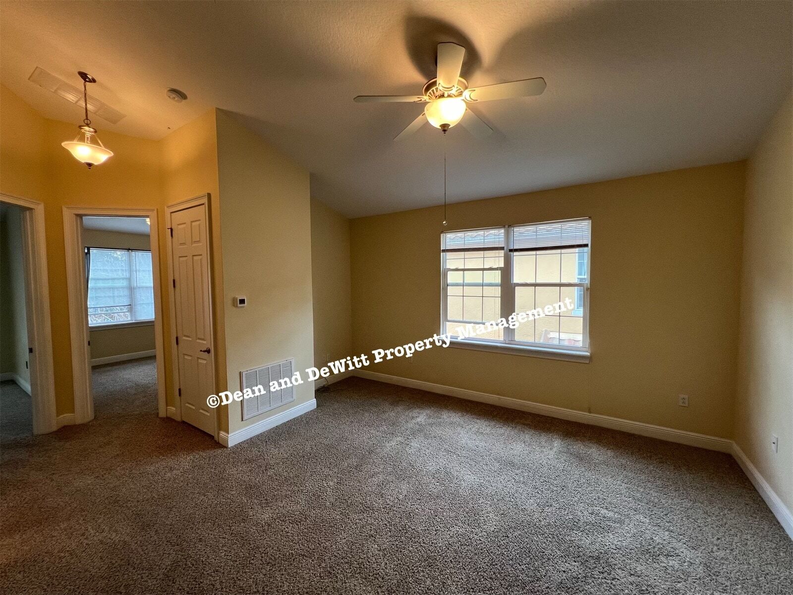 Building Photo - 3 Bed/3 Bath