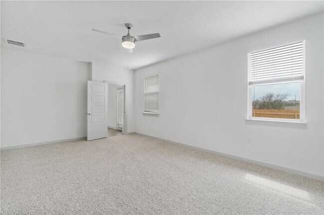 Building Photo - Gorgeous home available August 1!