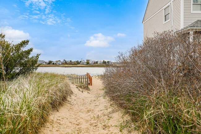 Building Photo - 32 Basin St