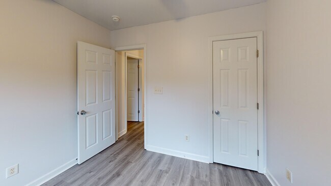 Building Photo - 112 St Vincent Pl