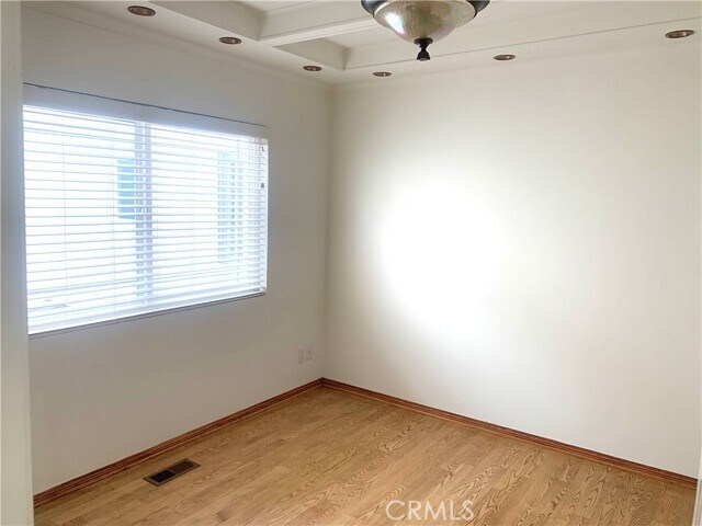 Building Photo - 425 S Catalina Ave