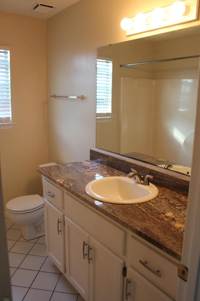 Building Photo - 1925 Catamaran Dr