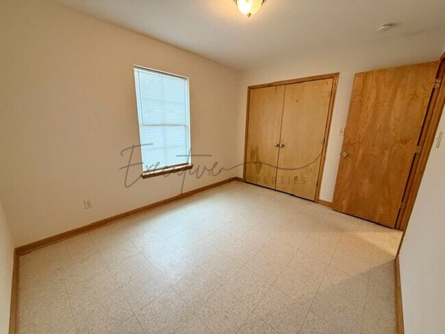 Building Photo - 2528 Crockett St