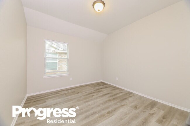 Building Photo - 1021 Comfort Dr