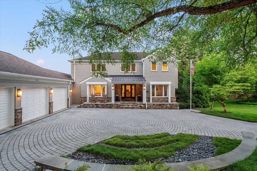 Primary Photo - 1404 Coventry Ln