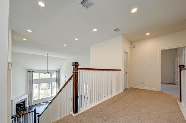 Building Photo - 28214 Evergreen Cove Ln