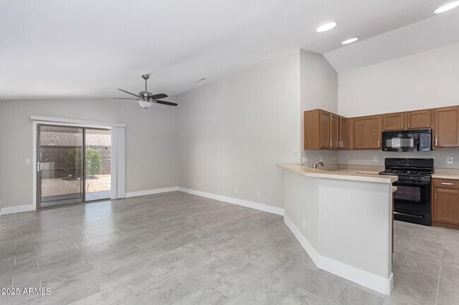 Building Photo - 16455 N 137th Dr