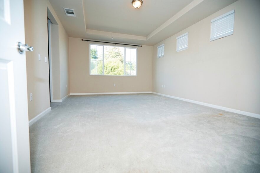 Building Photo - 4714 Tina Speciale Dr