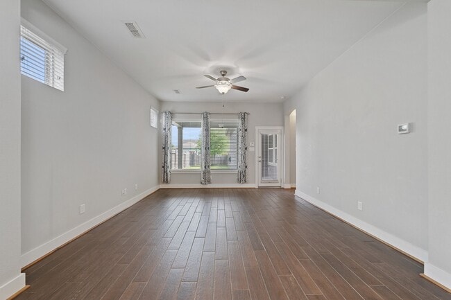 Building Photo - 18419 Blue Hollow Heights Dr
