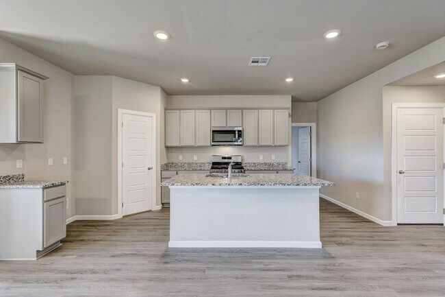 Building Photo - Newer Home For Rent  in Mustang Schools! 3...