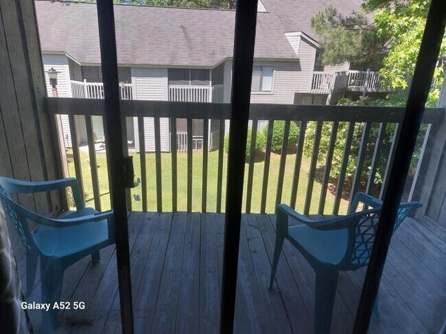 Building Photo - Furnished montly rental