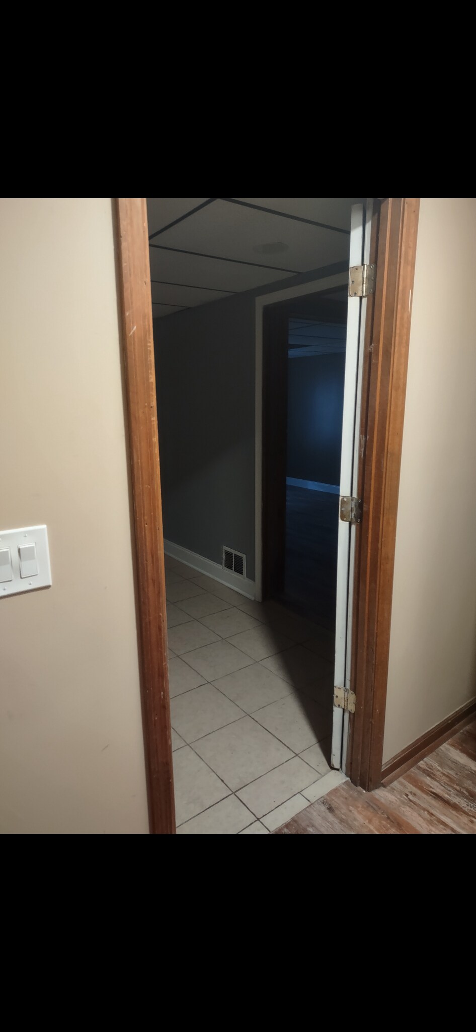 Building Photo - Room in House on New Crossing Trail E