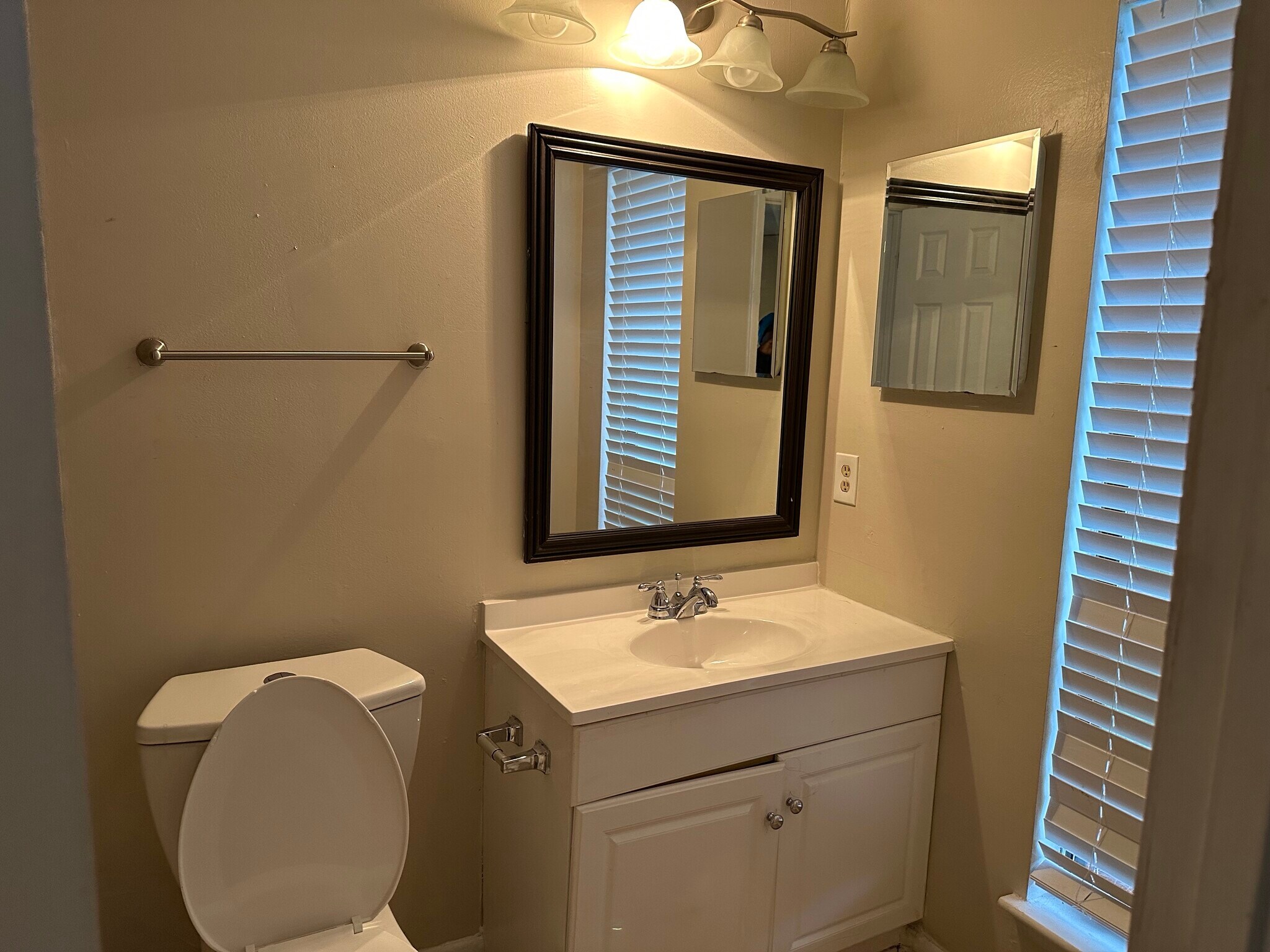 Building Photo - 3156 Heathstead Pl