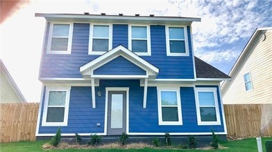 Building Photo - 1805 N Izard Ln