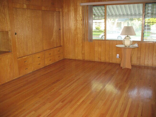 Building Photo - 3121 W Wyoming Ave