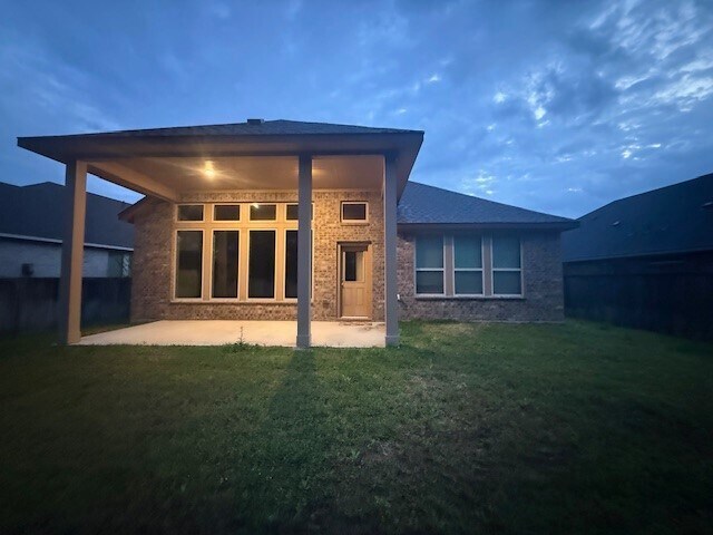 Building Photo - 135 Bloomhill Pl