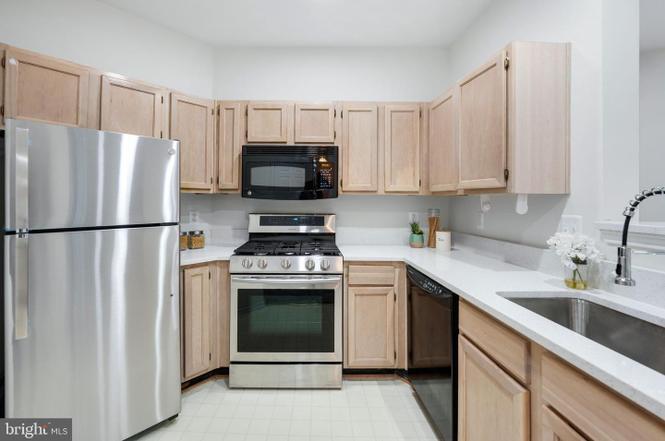 Building Photo - 4405 Sedgehurst Dr