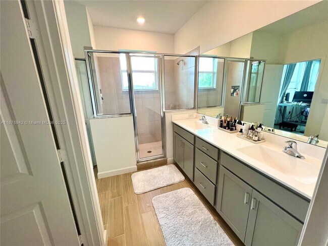 Building Photo - 9045 Zevon Ct