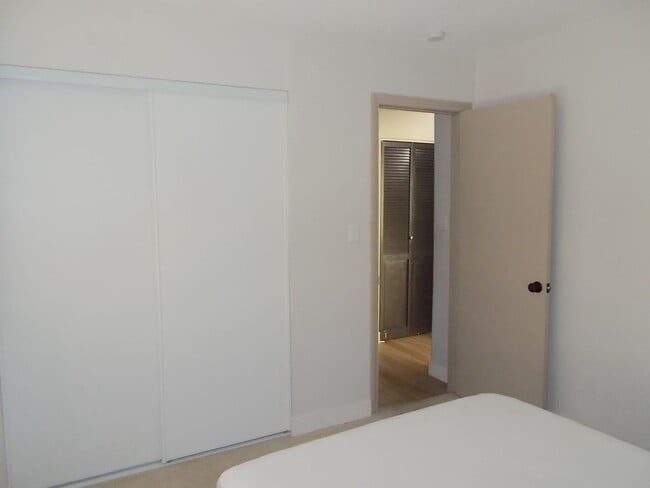 Building Photo - Beautifully Furnished 2-Bedroom 2-Bath Townhome in a Prime Location