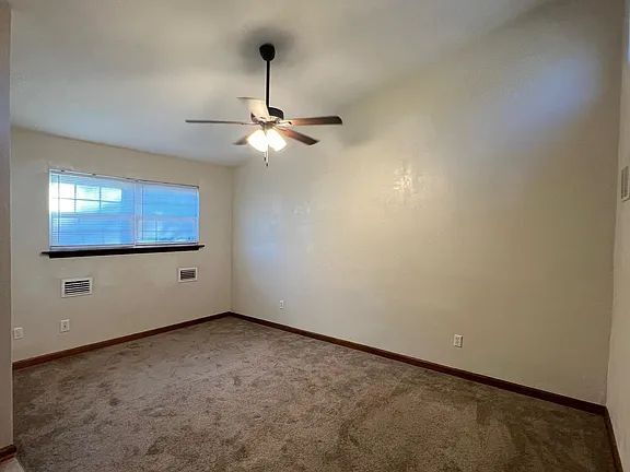 Building Photo - "Charming 2-Bed, 2-Bath Home in Tallahassee's Heart - Cozy 928 Sq Ft Haven!"