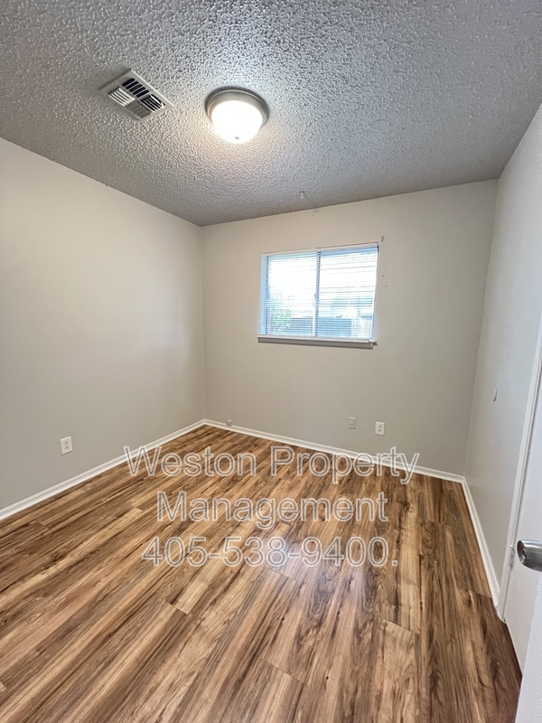 Building Photo - 2909 SW 65th Pl