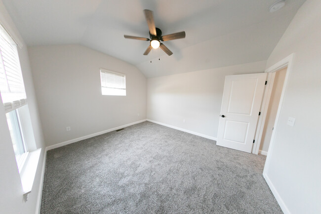 Building Photo - 366 SE 85th Rd