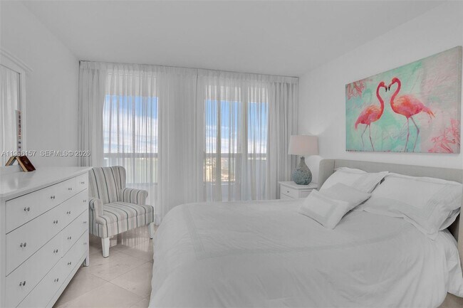 Building Photo - 1717 N Bayshore Dr