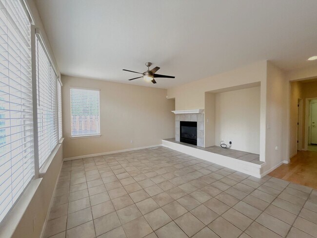 Building Photo - Super Desirable Southwest Reno