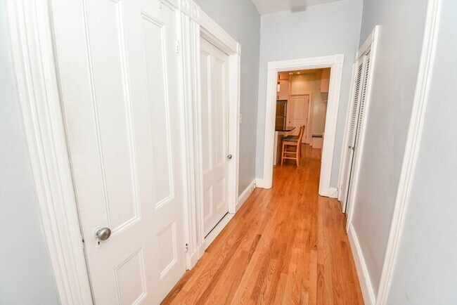 Building Photo - 86 Edwards St