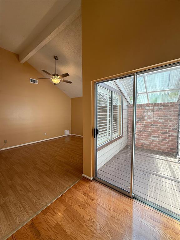 Building Photo - 4827 Sunshine Dr