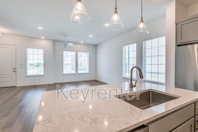 Building Photo - 2308 Bulin Dr