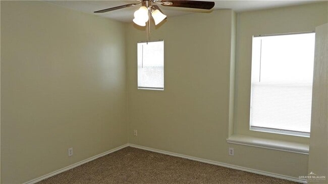 Building Photo - 14 19th St