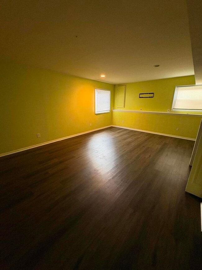 Building Photo - 619 Belair Ct